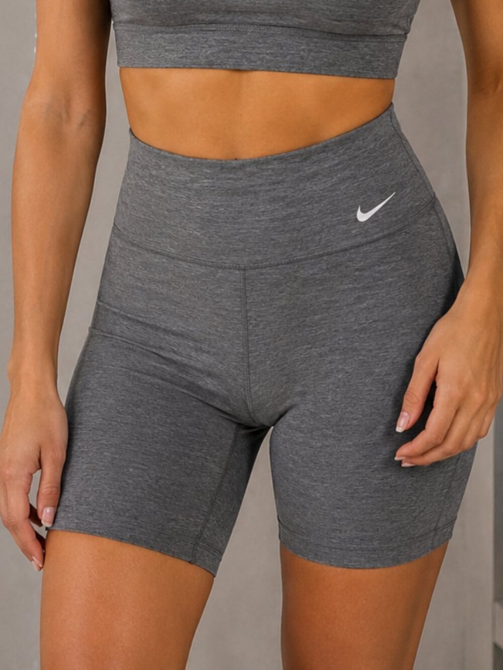 Nike Dri-FIT Gray High-Waist Biker Shorts Size L